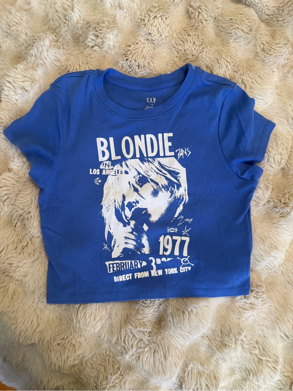 GAP women’s Blondie Graphic Crop Tee - Royal Blue- size medium